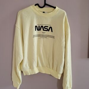 💙2/$8💙 Women's H&M nasa sweashirt